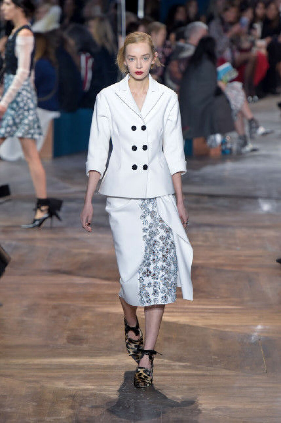 Se alla looks från Christian Dior Haute Couture SS16