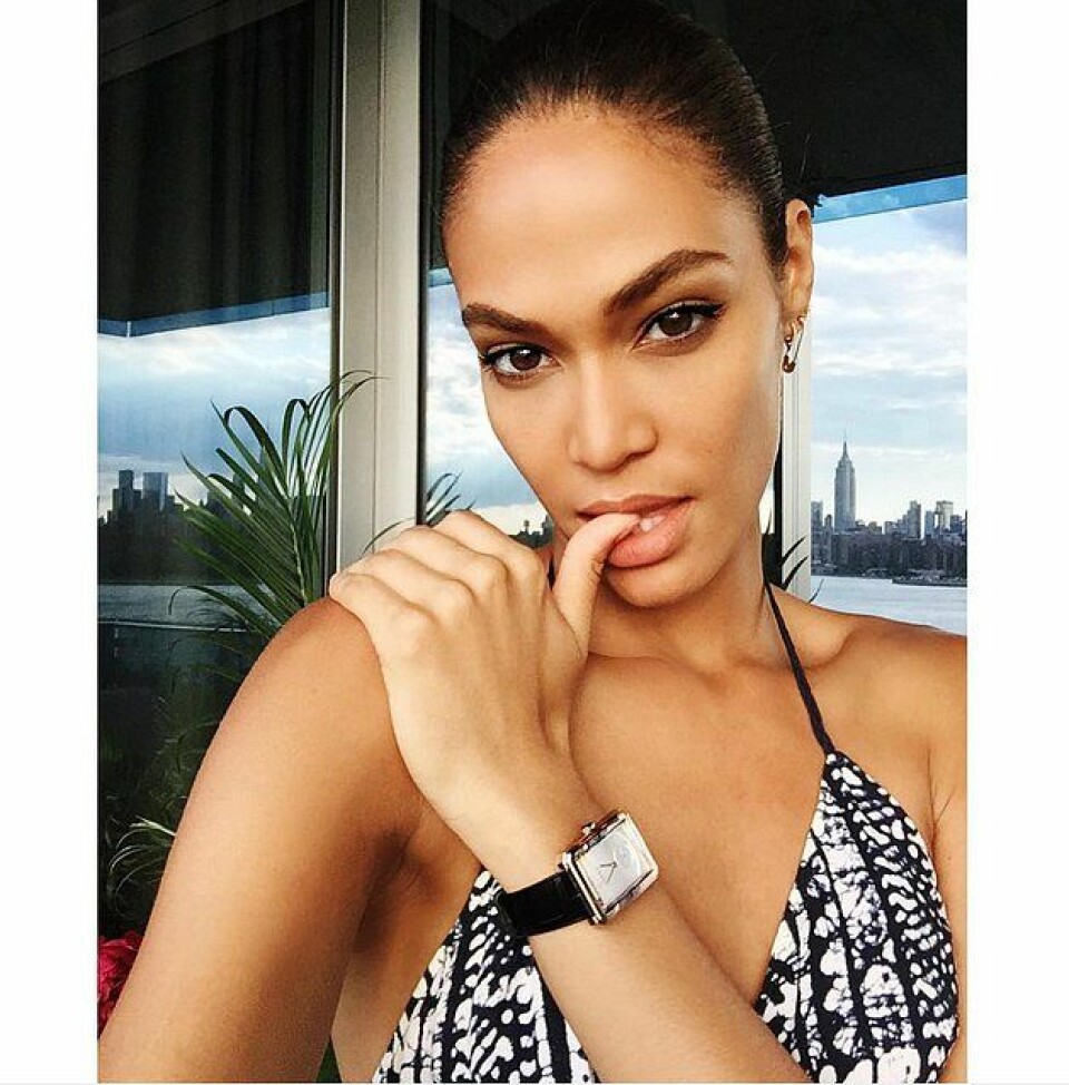 Dröm dig bort i modellen Joan Smalls modevärld (@joan_smalls)