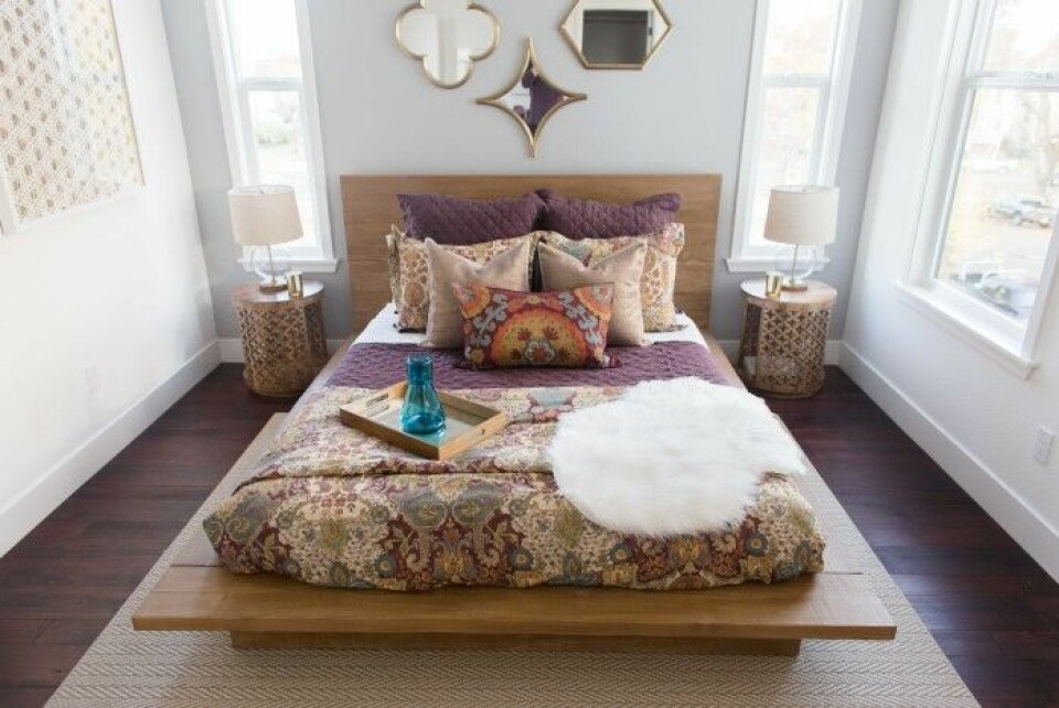 Så bäddar du sängen som i inredningsmagasin – fyra enkla knep