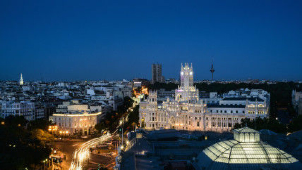 Madrid har blivit ett hett resmål på våren. Madrid har blivit ett hett resmål på våren.