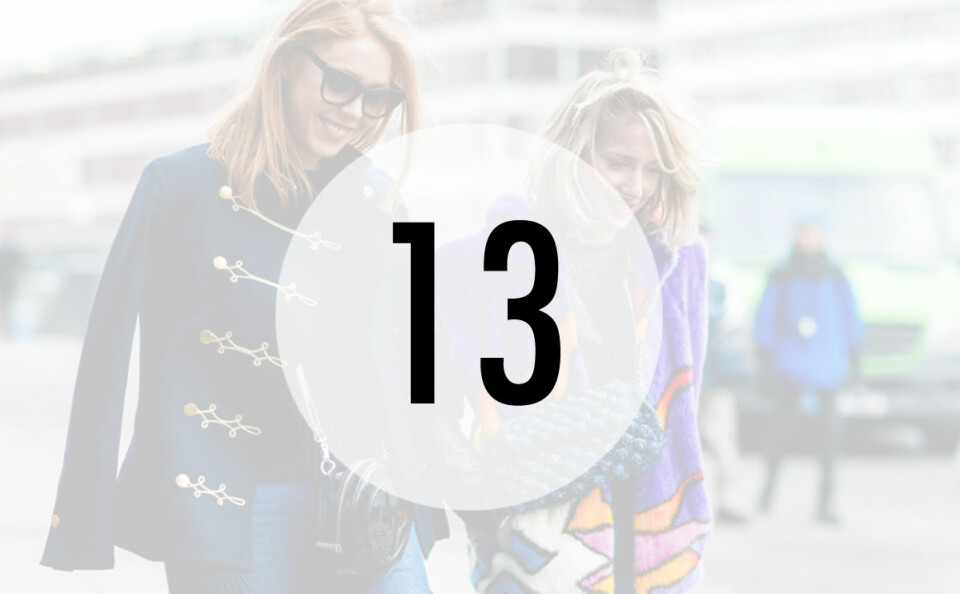 13. En polisuniform som du har stulit av en polis