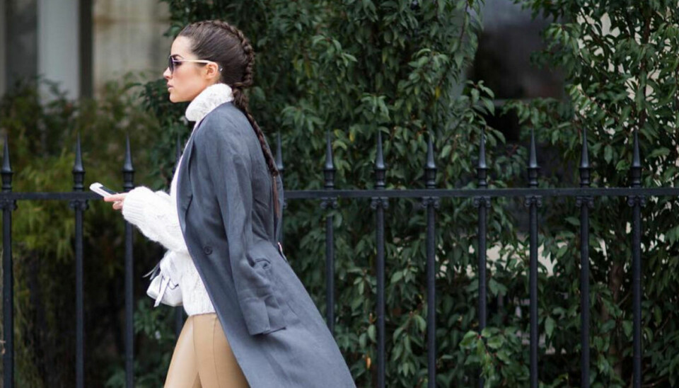 Tutorial: Så gör du den trendiga utbakade flätan