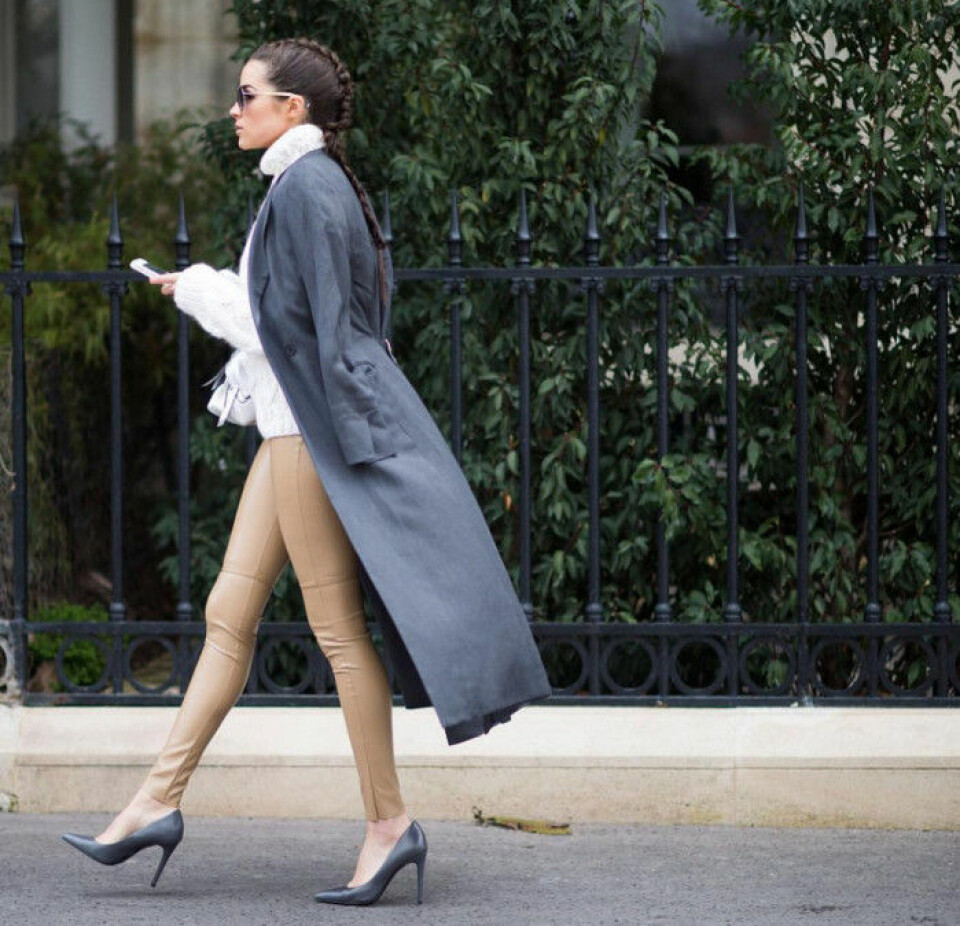 Tutorial: Så gör du den trendiga utbakade flätan