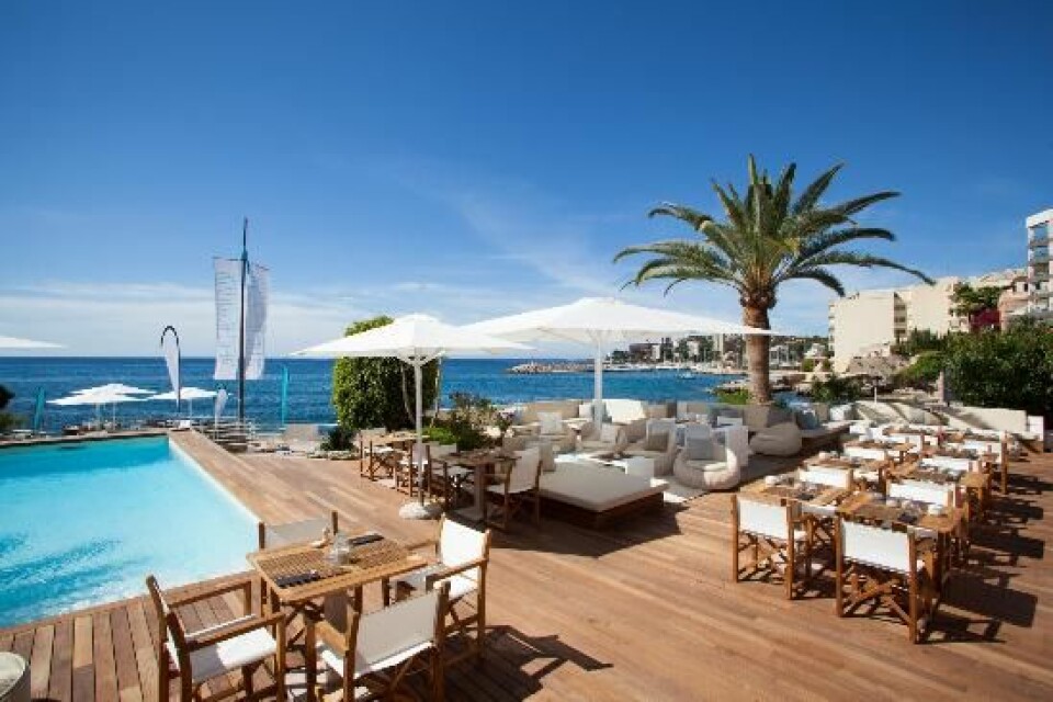 Zhero Beach Club är en populär beachclub i Palma. Zhero Beach Club är en populär beachclub i Palma.