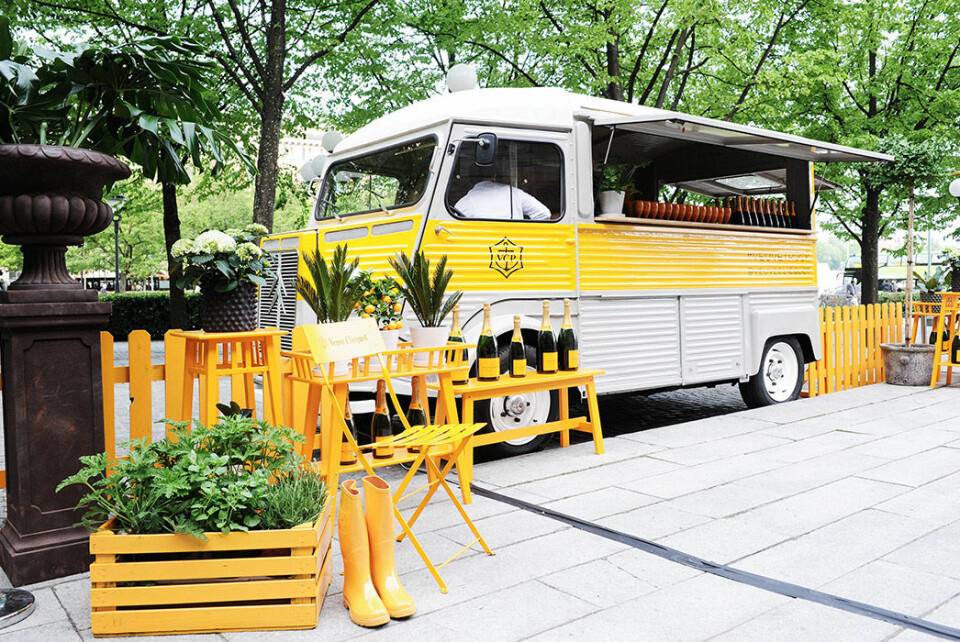 Gula änkans champagnetruck går även att hyra privat. Gula änkans champagnetruck går även att hyra privat.