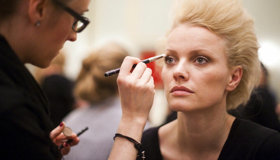 Därför ska du ha babypuder i ansiktet (särskilt i sommar!)