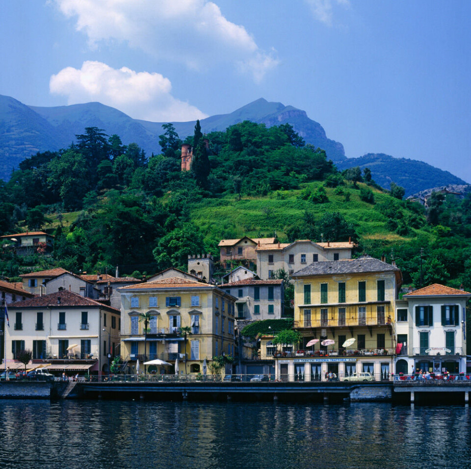 Comosjön i Italien lockar många kändisar. Comosjön i Italien lockar många kändisar.