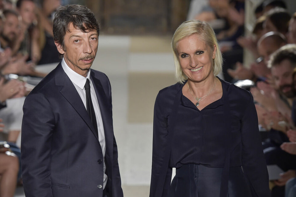 Maria Grazia Chiuri (till höger i bild) blir ny creative director på Dior. Maria Grazia Chiuri (till höger i bild) blir ny creative director på Dior.