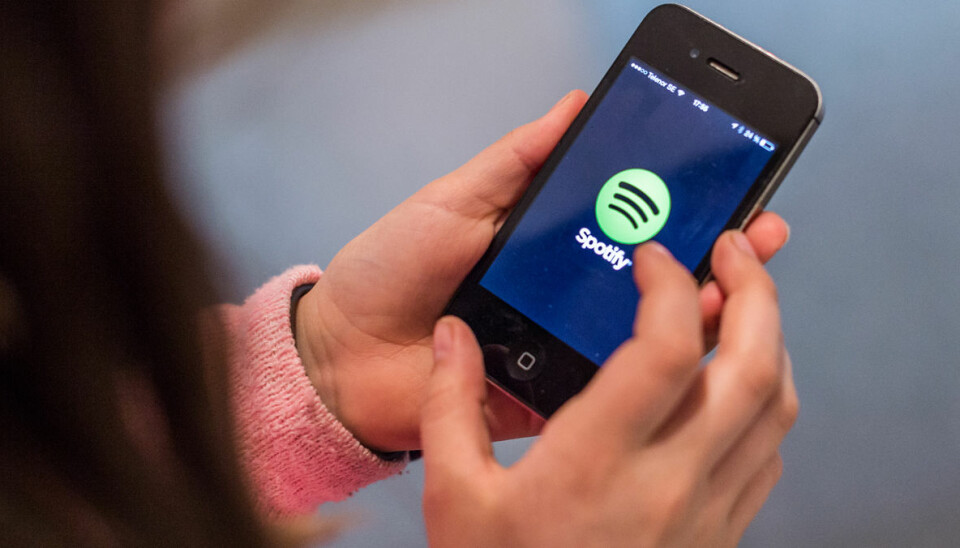 Apple stoppar musiktjänsten Spotify efter storbråk