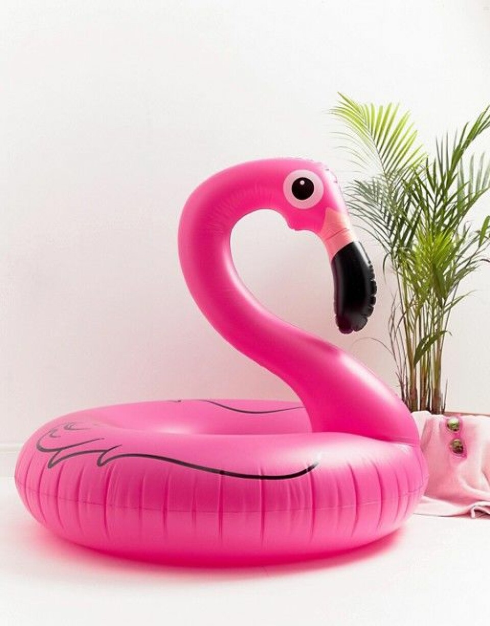 Uppblåsbar flamingo - här kan du köpa modeprofilernas favorit