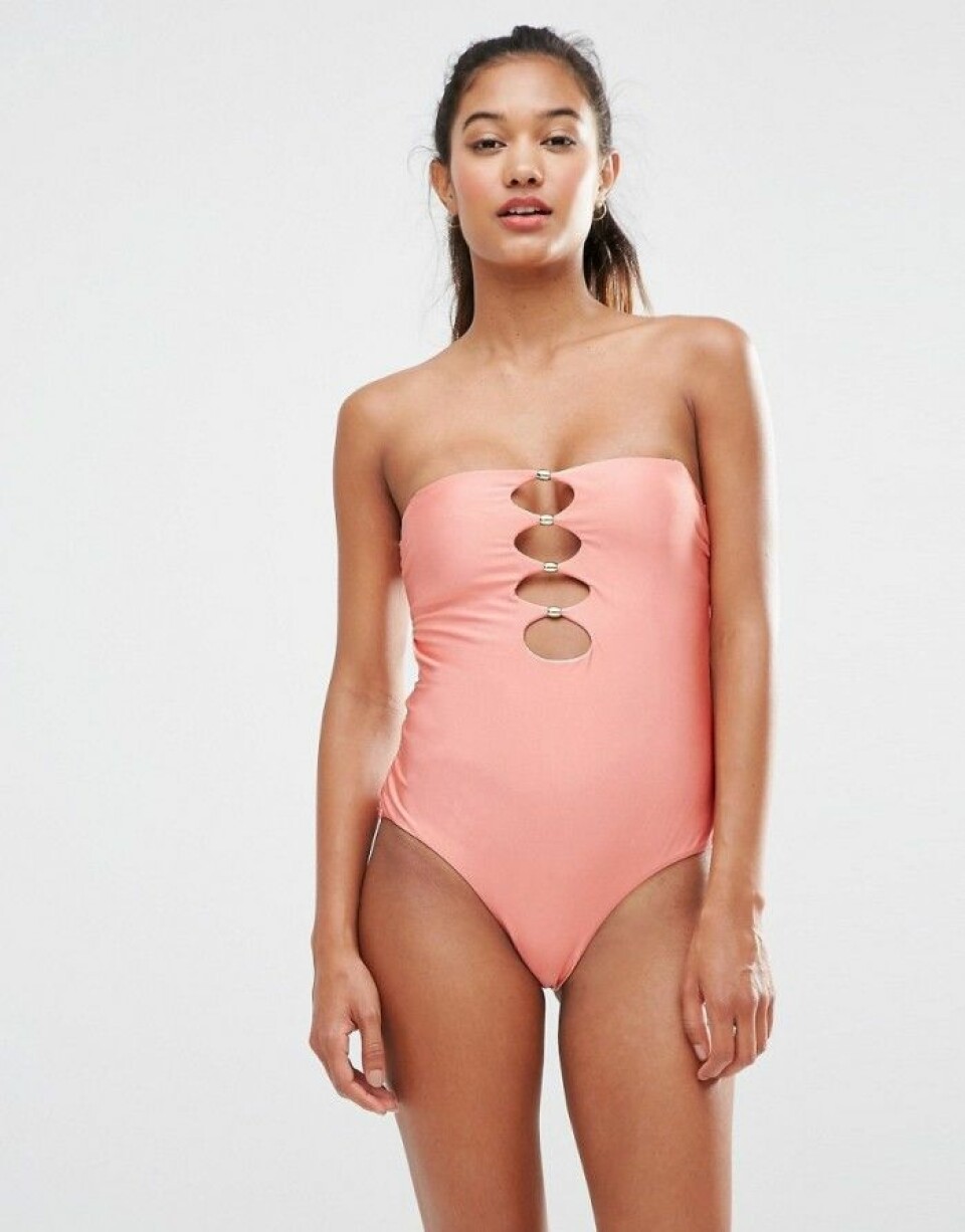23 heta bikinis och baddräkter som framhäver brännan