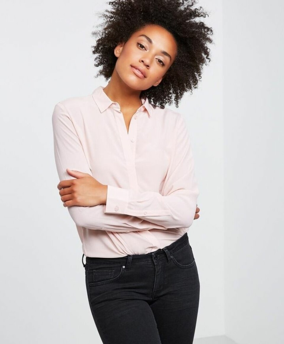 19 puderrosa plagg som är helrätt i sommar