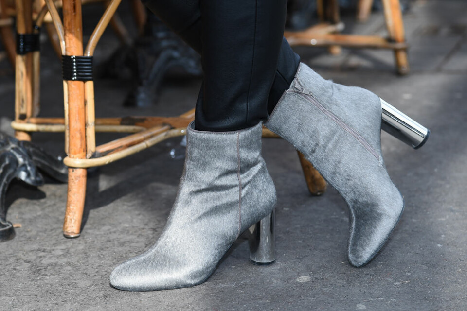 6. För små skor.Nej, nej, nej, nej. Och igen – nej. Du kommer någon gång att fundera över huruvida det är en smart investering eller ej att köpa ett par svindyra läderklackar på Nathalie Schutermans rea, som råkar vara en halv storlek för små. Det går att göra skor lite större, men det går faktiskt inte att lämna tillbaka dem om du ångrar dig senare.