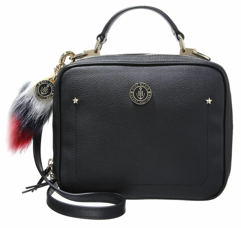 Shoppa plaggen från Gigi Hadids designsamarbete med Tommy Hilfiger