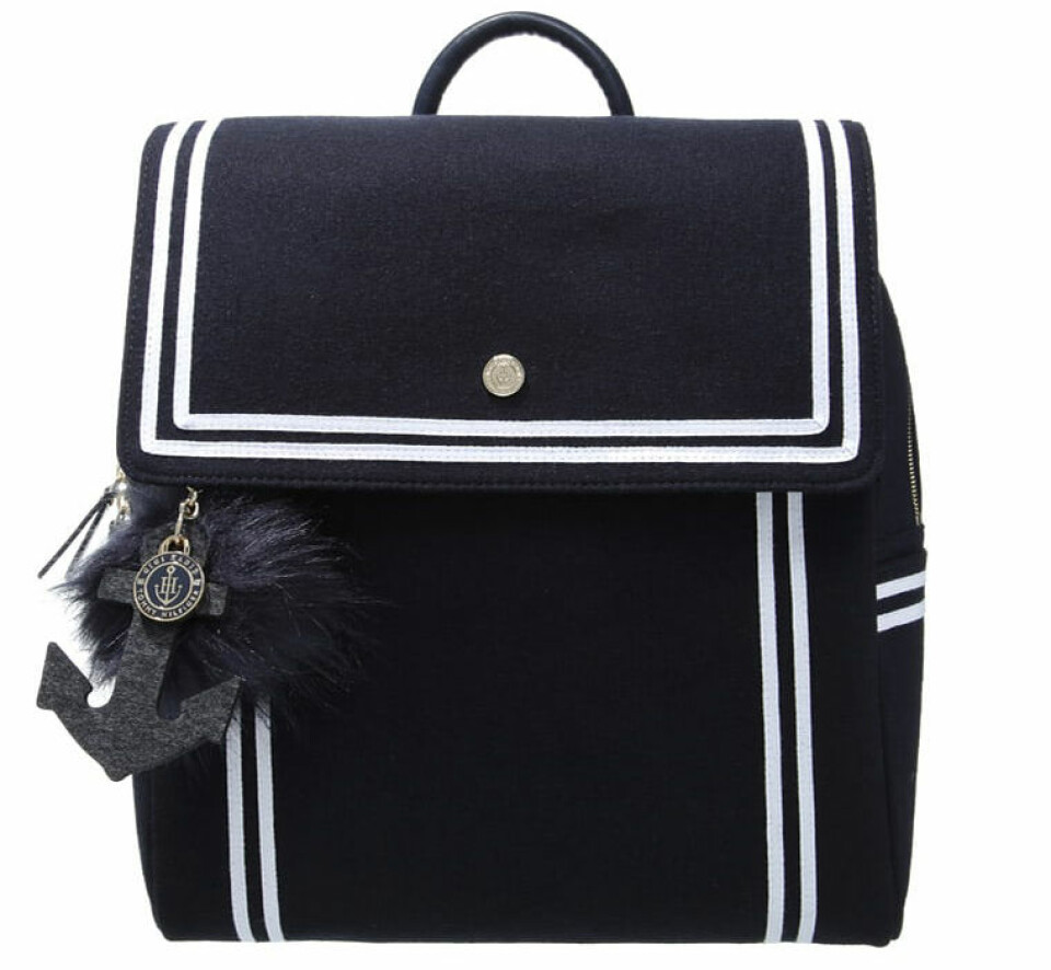 Shoppa plaggen från Gigi Hadids designsamarbete med Tommy Hilfiger