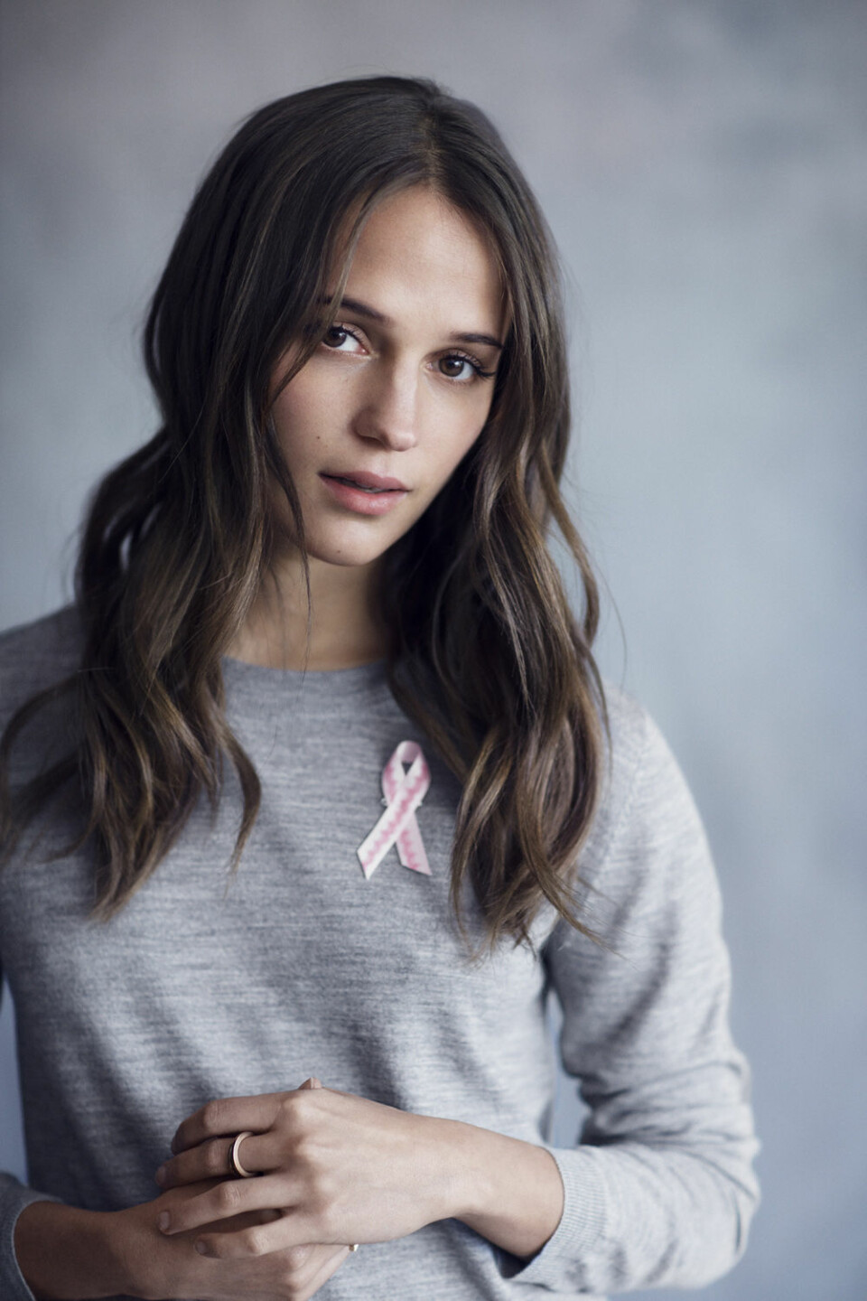 Alicia Vikander stöttar kampen mot cancer. Alicia Vikander stöttar kampen mot cancer.