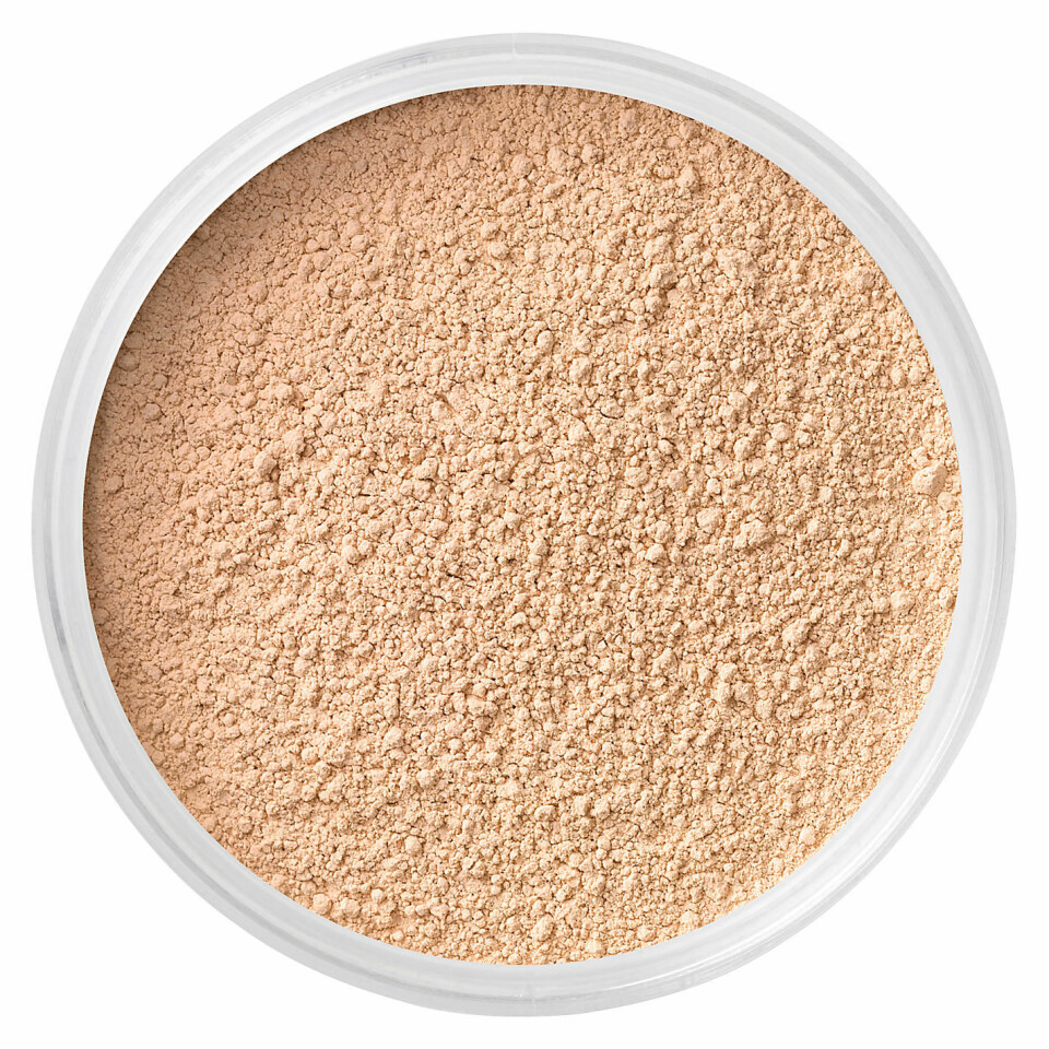 Ida Sjöstedt: 'Det hittar du alltid i min sminkväska'