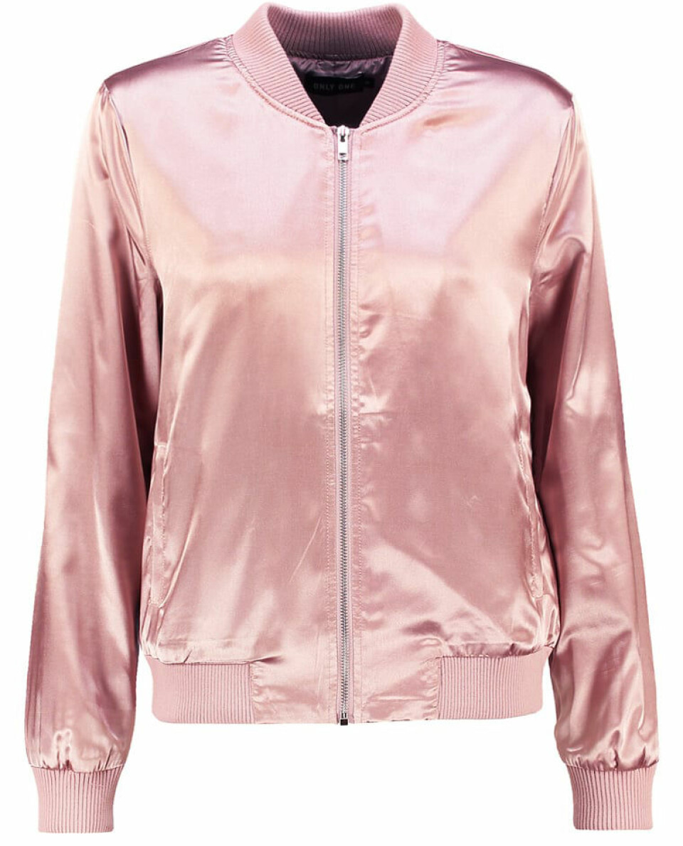 25 trendiga höstplagg för under 500 kronor