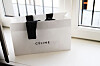 En påse från Céline är en given detalj hemma hos modefolk.