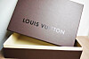 Det kostar flera hundra att klicka hem en box från Louis Vuitton på nätet.