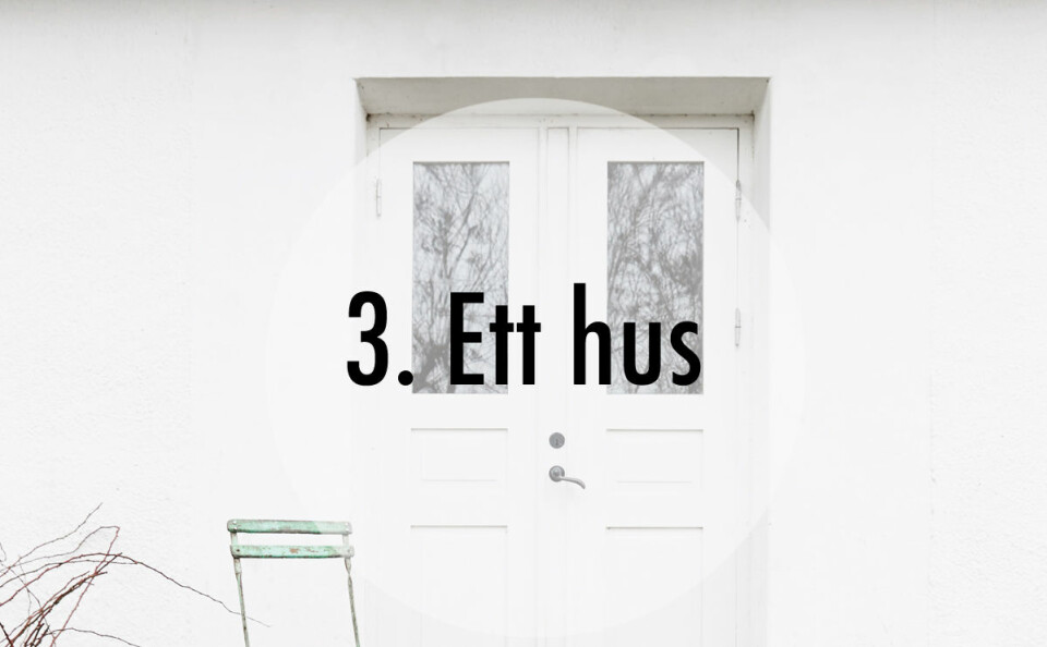 Villapriserna tenderar att gå ner på hösten och vintern. Mäklare hävdar att det beror på att villorna, med fina, inbjudande trädgårdar, helt enkelt känns mer attraktiva på våren. Ett sommarhus är också smartare att köpa på vintern.