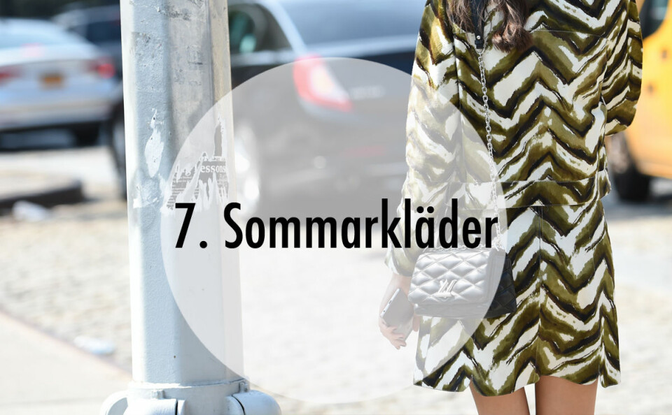 Om du inte hann investera i ett par tidlösa loafers eller ett par snygga sandaler i somras är det hög tid att göra det nu. Det finns fortfarande flera kedjor som har sommarsortimentet i butik och om du köper klassiska plagg lär du inte ångra dig när sommaren återvänder.