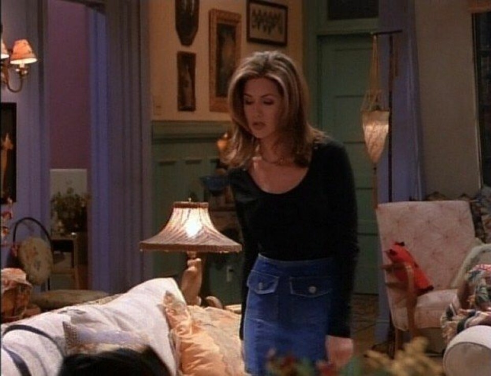 Jeanskjol och tight topp – så rätt.