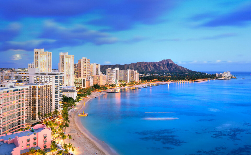 Hawaii: Ett annat populärt resmål för bröllopsresor är Hawaii. Perfekt för dig som vill spendera bröllopsresan i solen slappandes i en solstol.