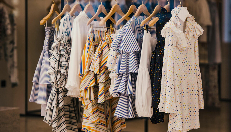 H&M, Lindex och Kappahl börjar ta betalt för påsarna – vill öka miljömedvetenheten