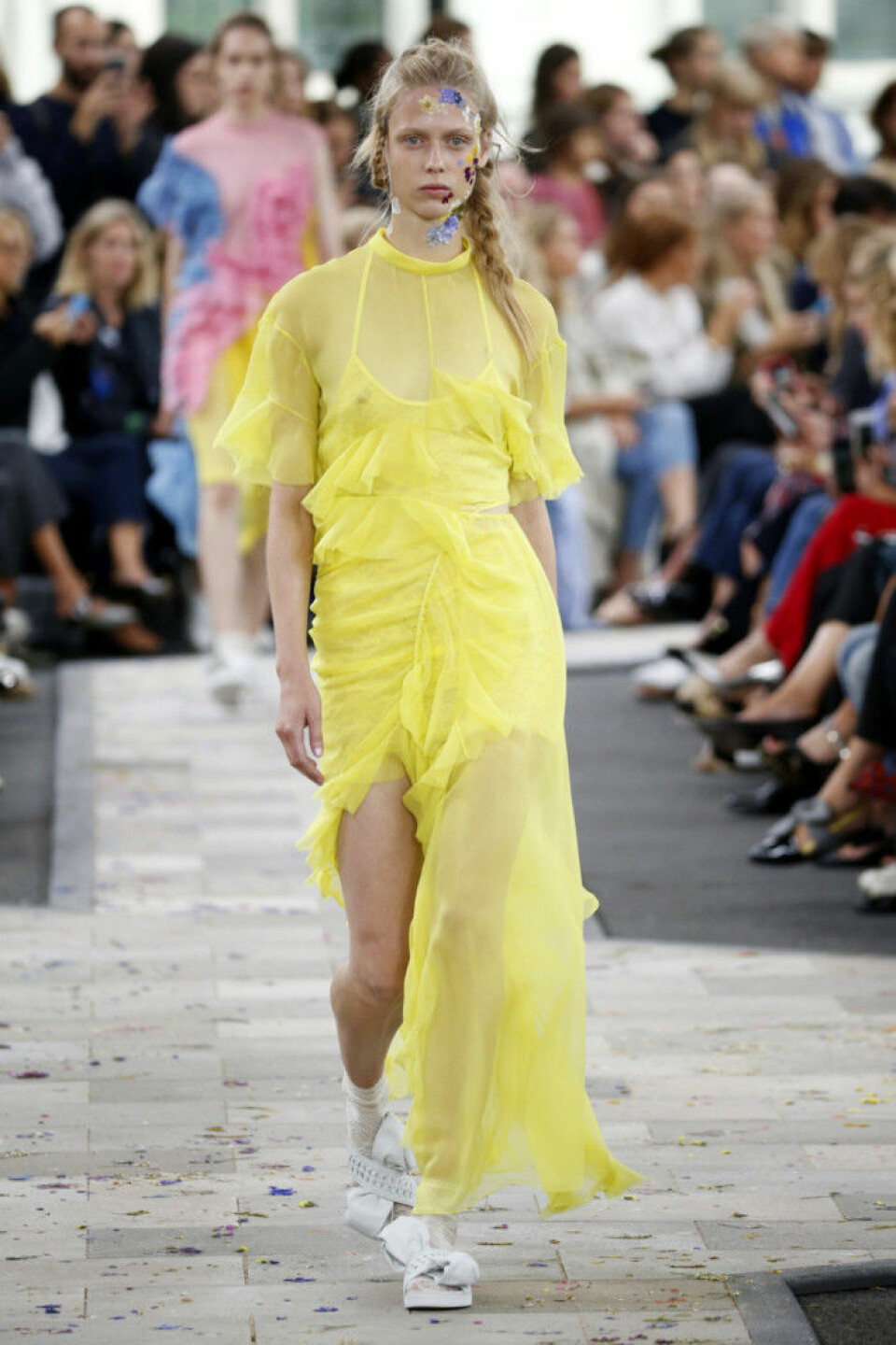 Trendspaning: Här är de gula men absolut inte fula plaggen att slå till på