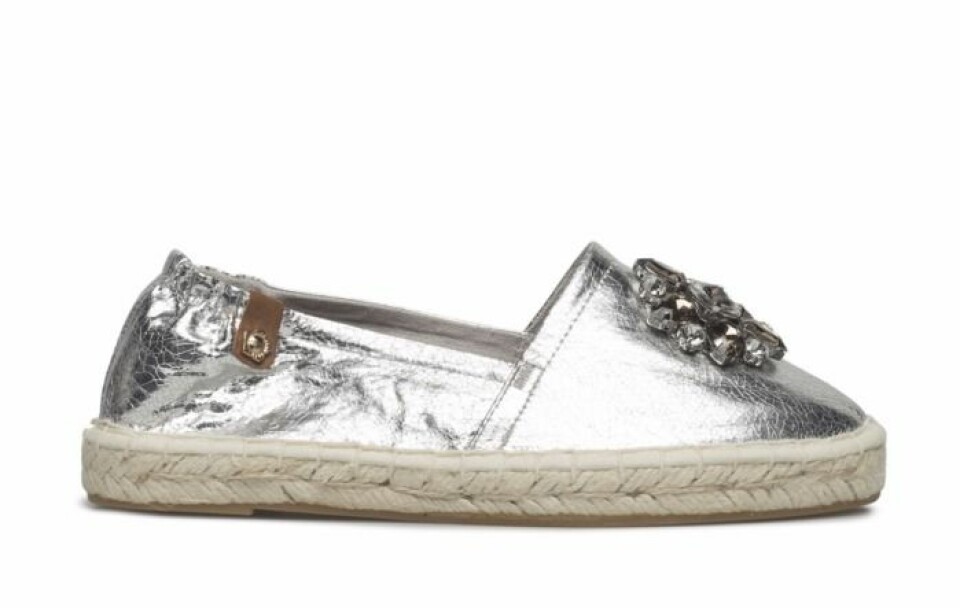 25 snygga sommarskor i metallic - från budget till lyx