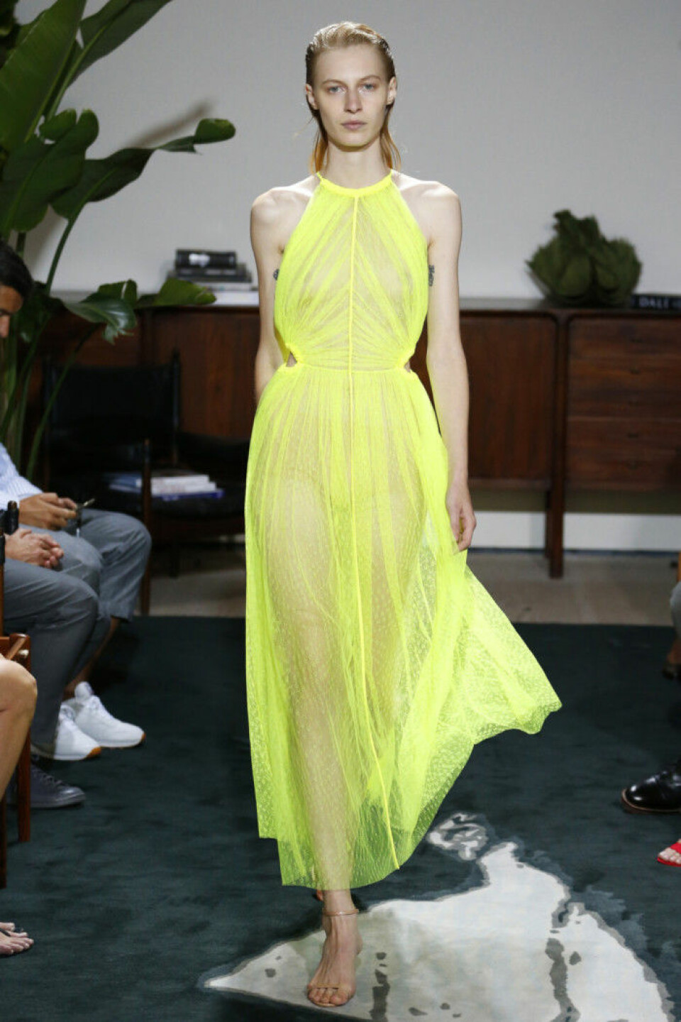 Trendspaning: Här är de gula men absolut inte fula plaggen att slå till på