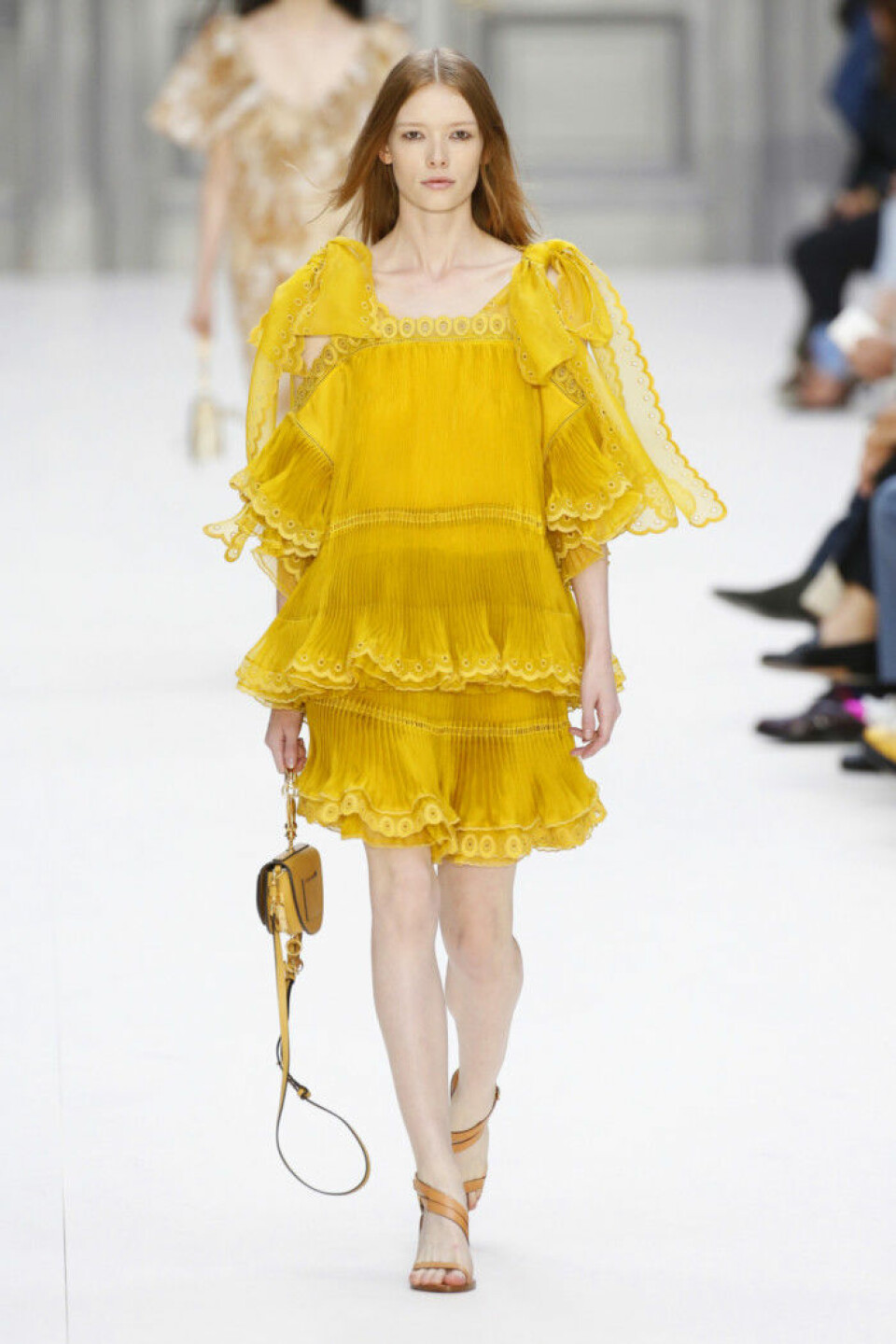 Trendspaning: Här är de gula men absolut inte fula plaggen att slå till på