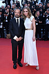 Lily-Rose Depp tillsammans med Asghar Farhadi