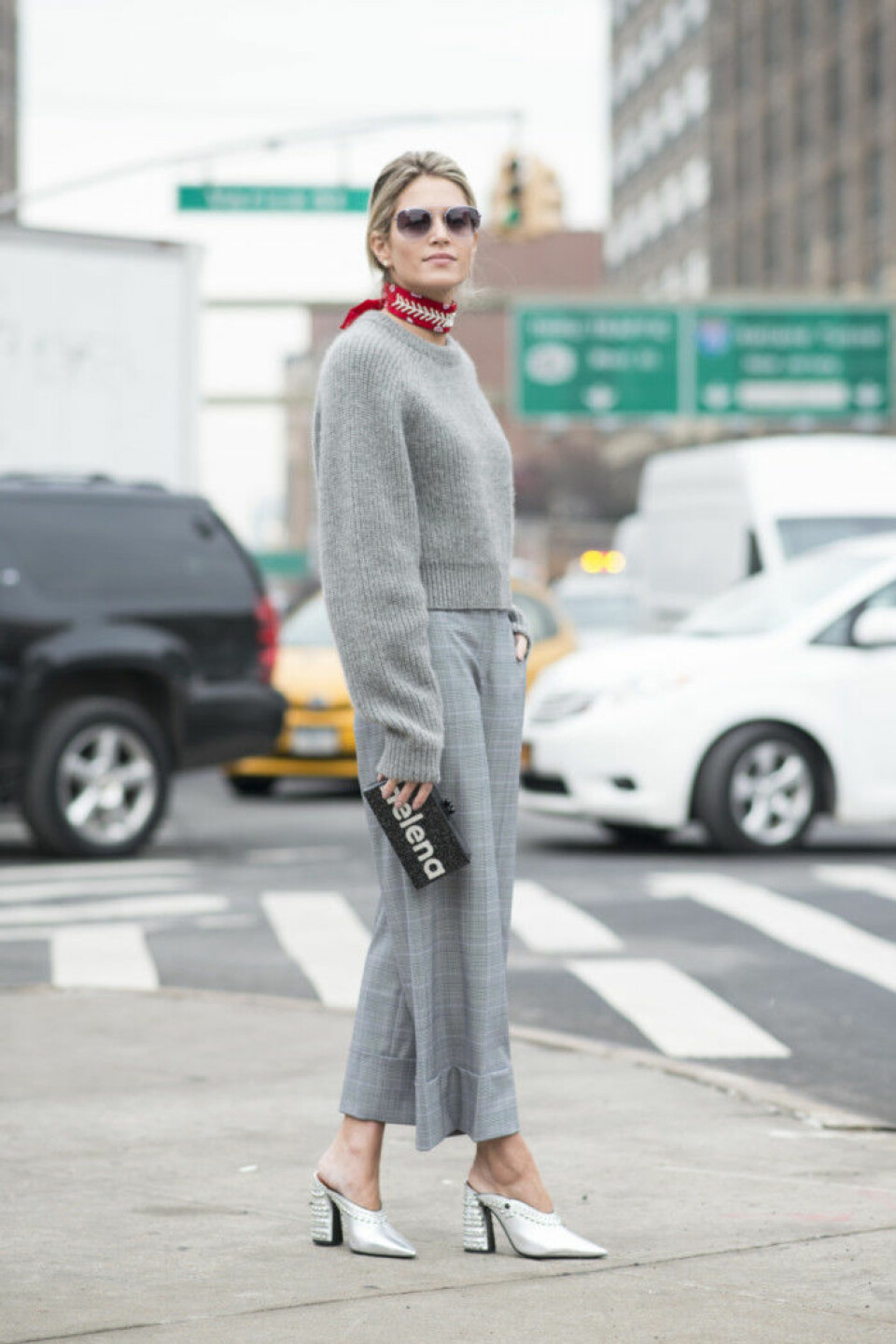 4 trendiga looks att bära i veckan (+ plaggen du behöver!)