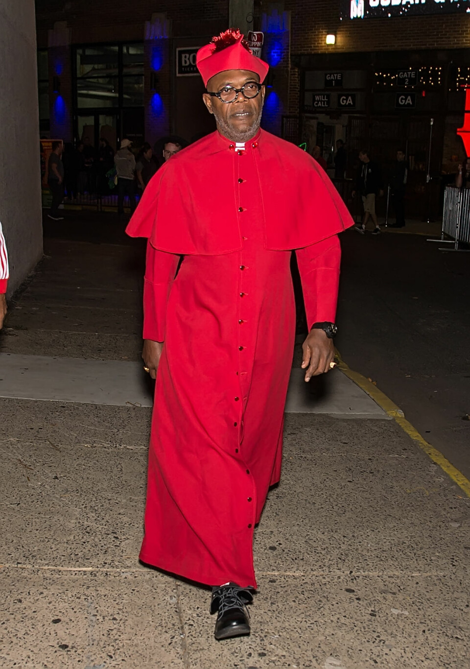 Samuel L. Jackson som kardinal.