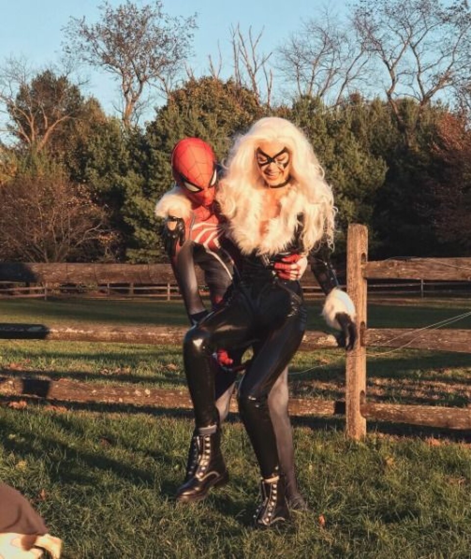 Gigi Hadid och Zayn Malik som Felicia Hardy och Spiderman.Foto: @gigihadid