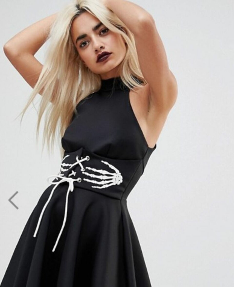 Sno stilen: Korsett med skeletthänder från Asos.