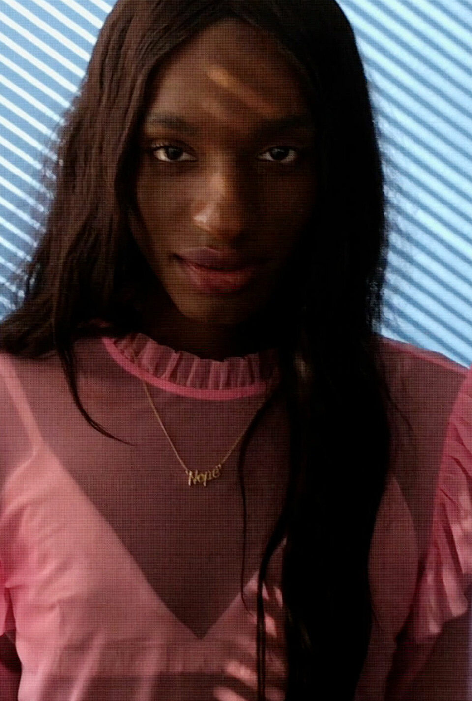 Nope, equality och selfiequeen – se Monkis nya feministhalsband