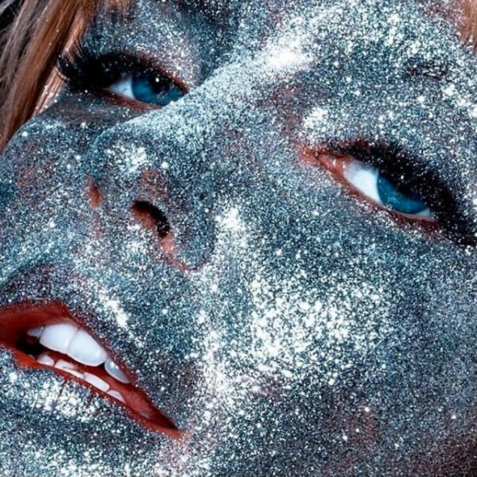 Nyårssmink extra allt – 14 looks med glitter och guld