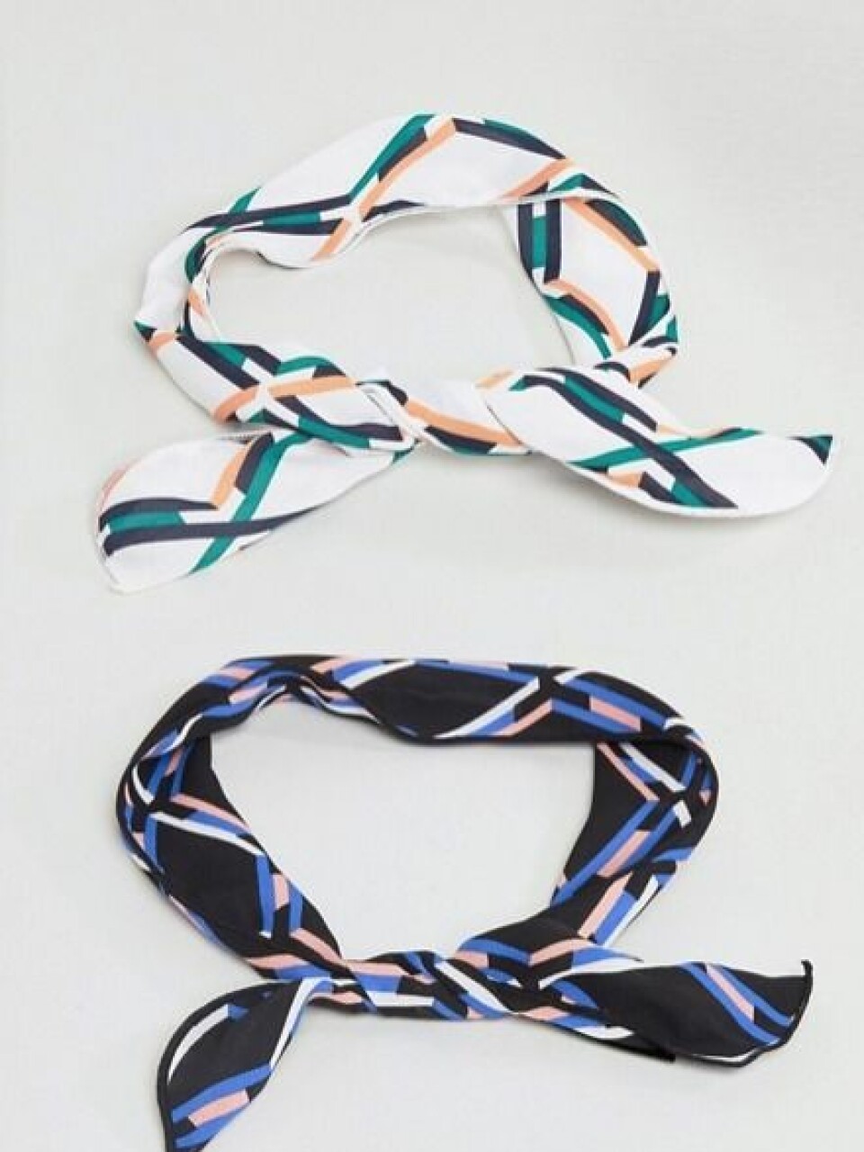 Hårband och diadem gör comeback – sommarens trendaccessoar