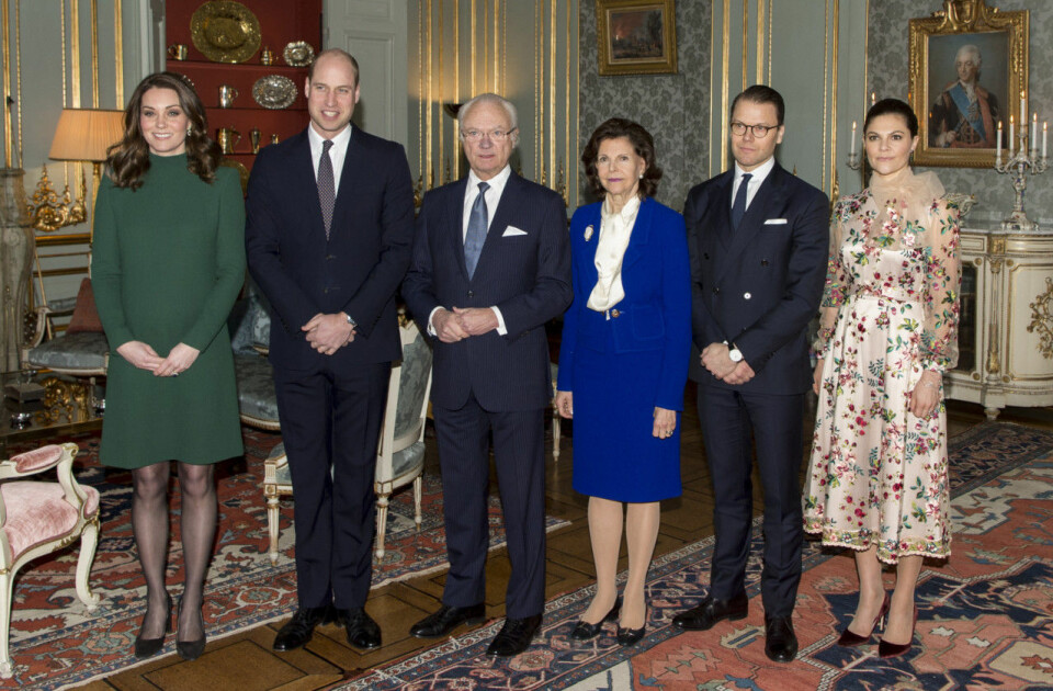 Det bar Kate och Victoria under hertigparets första dag i Sverige