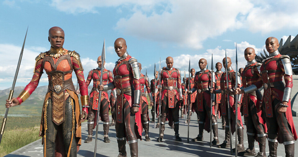 Okoye tillsammans med sina krigare i Dora Milaje. Okoye tillsammans med sina krigare i Dora Milaje.