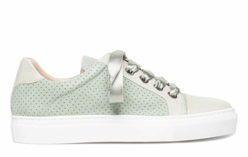 Karamell i pastell – 30 sneakers att inviga våren i