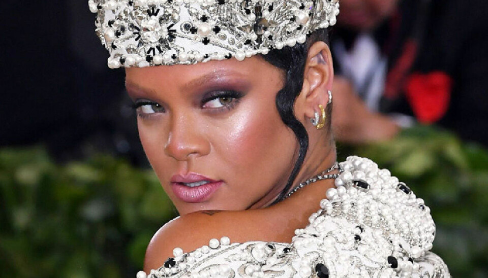 Rihannas påveklänning tog Met-galan med storm – se den här