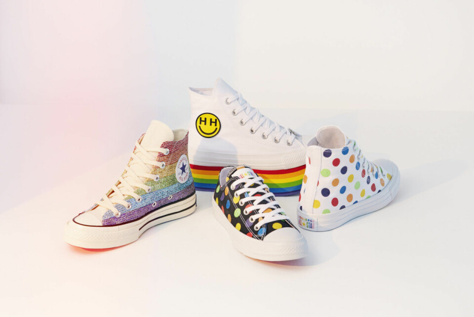 Converse släpper Pride-kollektion designad av Miley Cyrus. Alla plagg finns tillgängliga online redan i dag. Converse släpper Pride-kollektion designad av Miley Cyrus. Alla plagg finns tillgängliga online redan i dag.