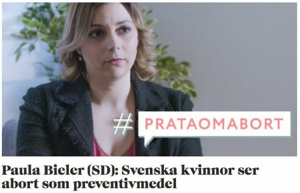 SD-citat jämförs med ”The Handmaid's Tale” – se bilderna som blivit virala