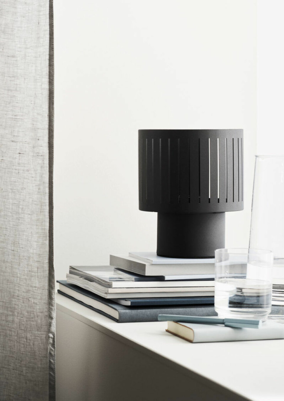 Snart kan du shoppa möbler och lampor på H&M Home