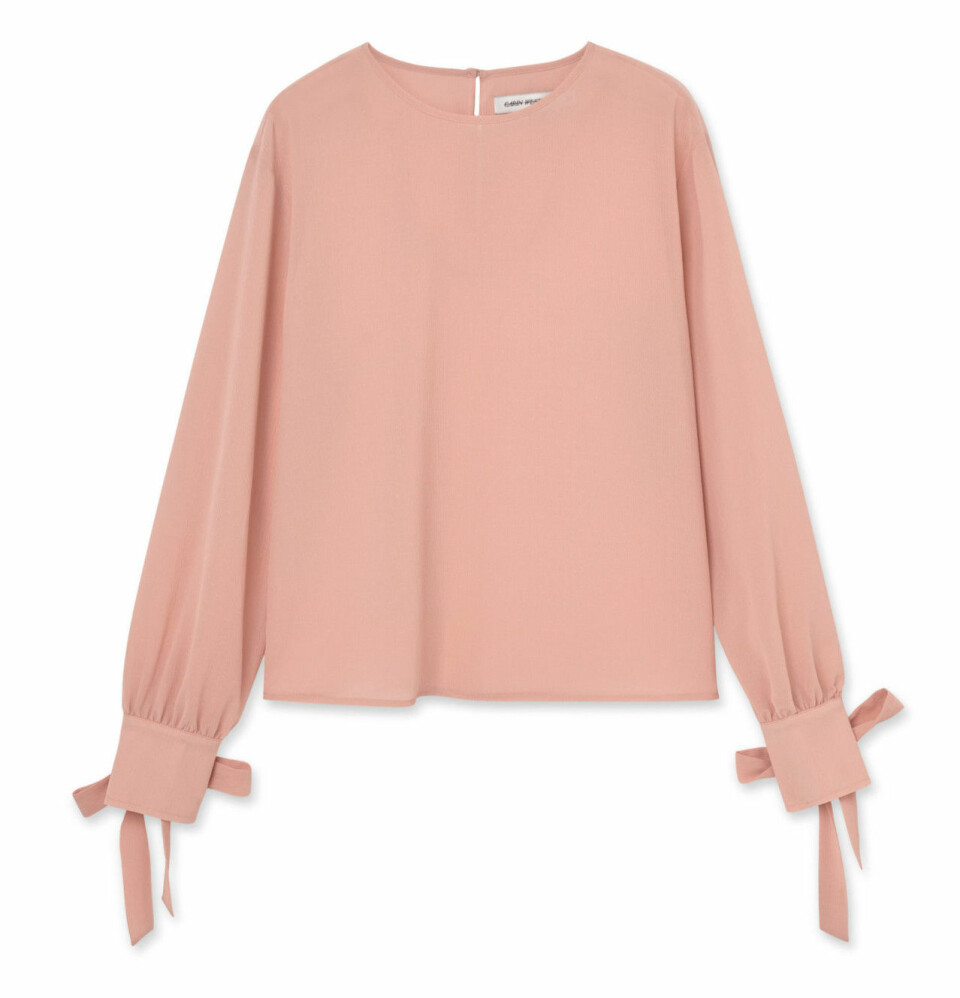 Leoprint, satin och puffärm – 18 blusar under 400 kronor