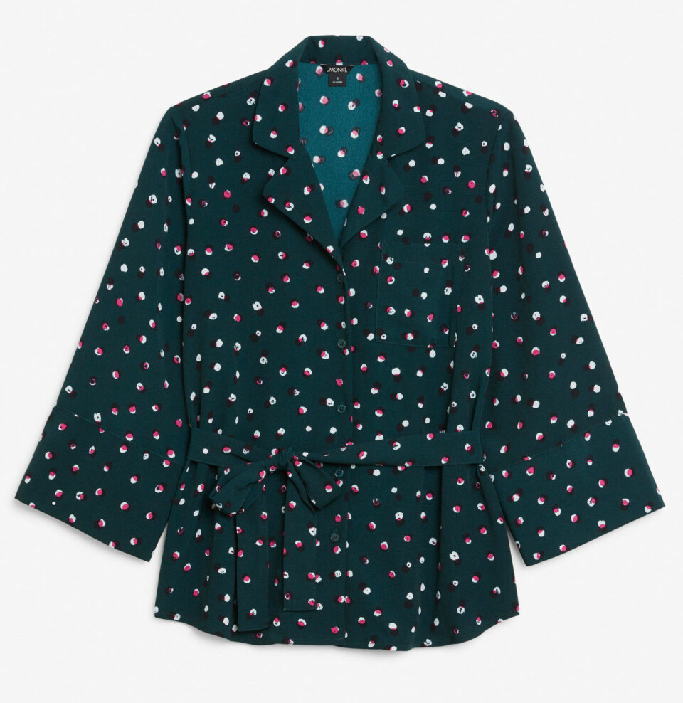 Leoprint, satin och puffärm – 18 blusar under 400 kronor